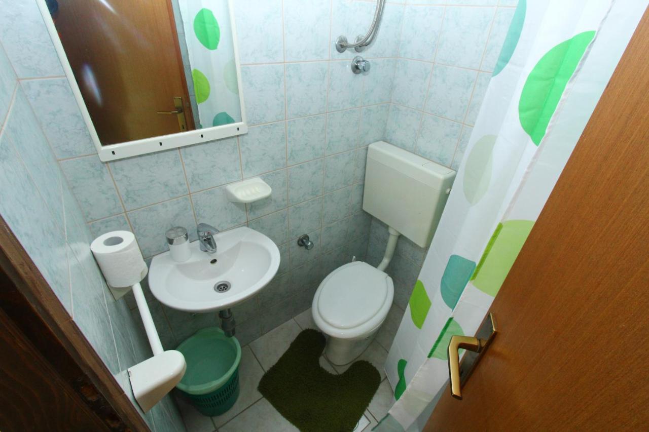 Apartments Gaja Green Ap Sveti Filip i Jakov Exterior photo